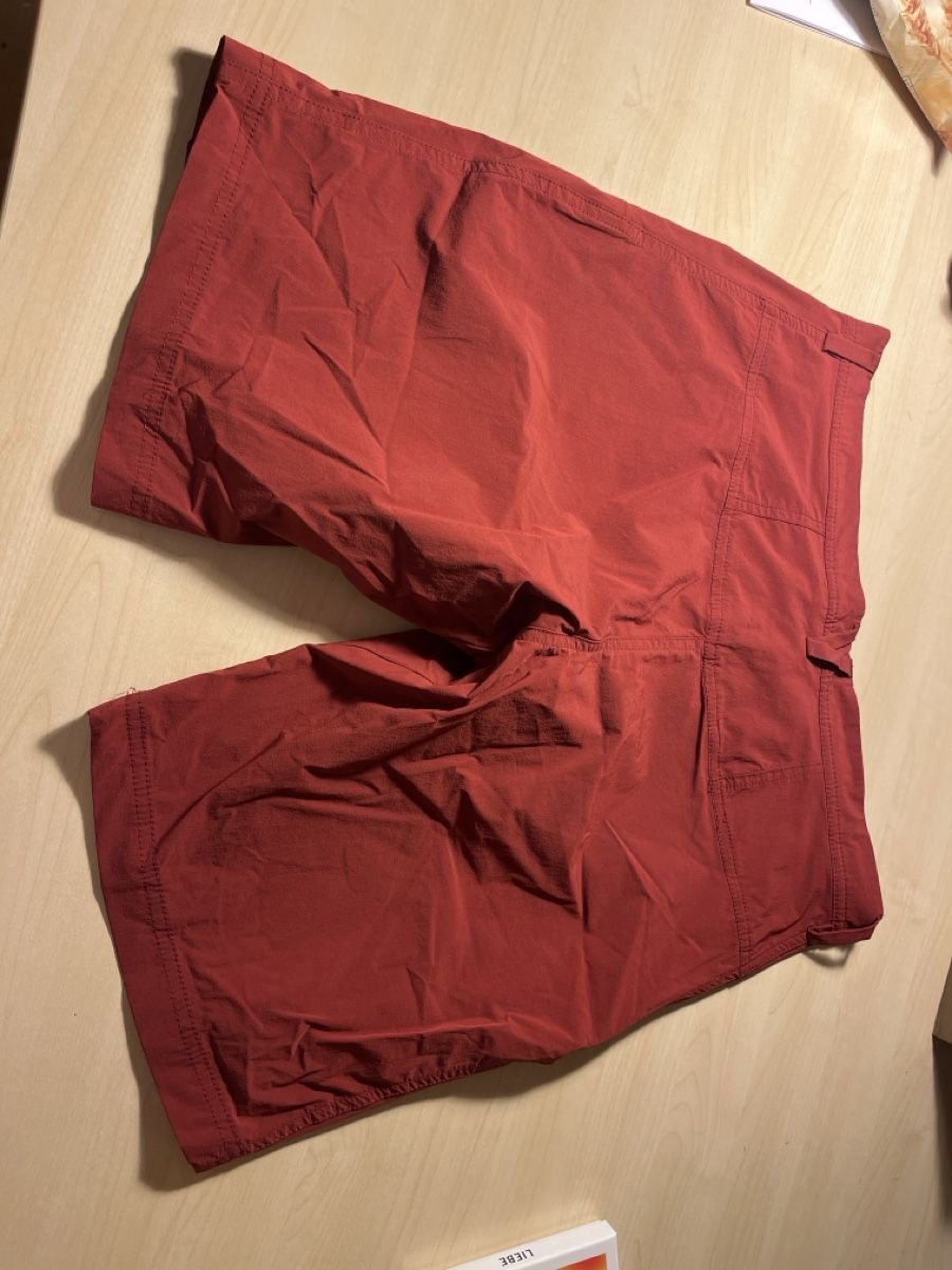 Pantaloni: Salewa Wanderhose Shorts Gr. 38 rot – Nuovo (secondo la descrizione) da St. Gallen venduto da rujo87 2