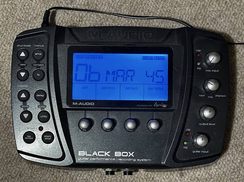 Instruments de musique: M-Audio Black Box  Gitarren-Preamp/Modeling-Prozessor – D'occasion à Schliern b. Köniz par pascu01