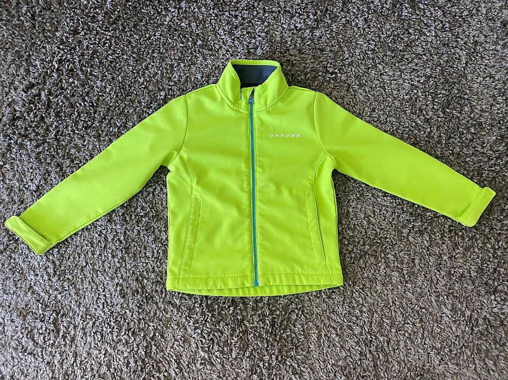 Jacken & Mäntel: Dare2B Softshelljacke Gr. 116 Limette / grün Unisex Top – Gebraucht aus Glarus von Iroccinha