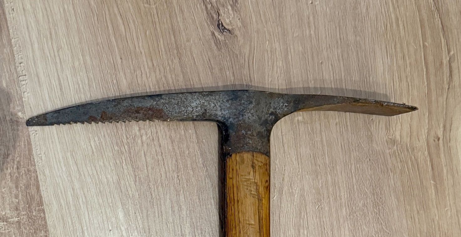 Kletterausrüstungen: Gletscher / Eispickel (Logo E. Thaler Zürich) – Gebraucht aus Samedan von Gischpel25 2