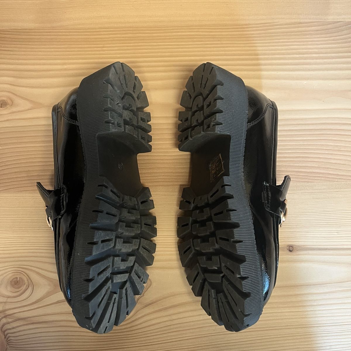 Scarpe da donna: Elegante Loafer in Lackoptik - Gr. 38 – Nuovo (secondo la descrizione) da Cunter venduto da tiramisuuu_ 2
