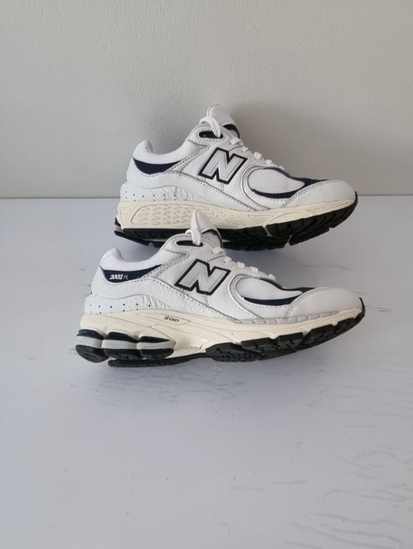 New Balance Scarpe da uomo: New Balance 2002R – Usato da Mendrisio venduto da ann_d9pf 8