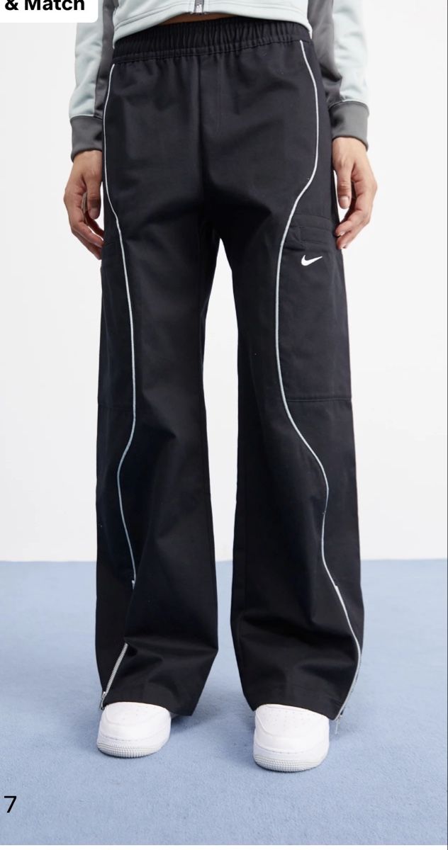 Nike Pantaloni: Nike Stoffhosen – Usato da Luzern venduto da janine_l 1