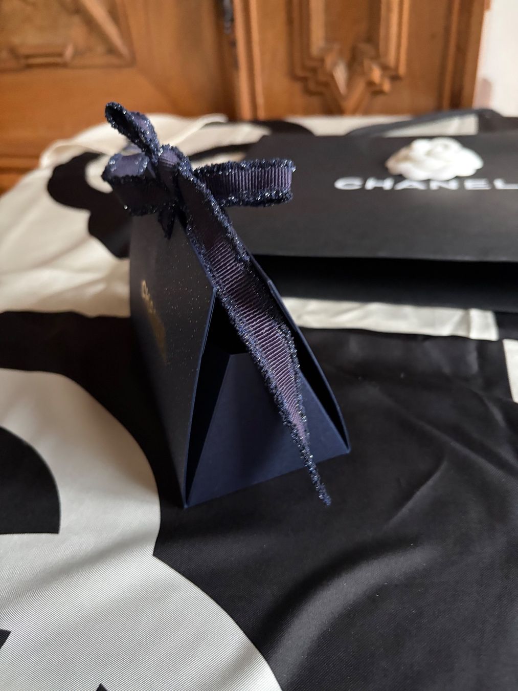 Chanel Altro in Decorazioni & Accessori: CHANEL WINTER CONSTELLATION Dekorative Schachteln – Nuovo e nell'imballaggio originale da Interlaken venduto da Bona55 6