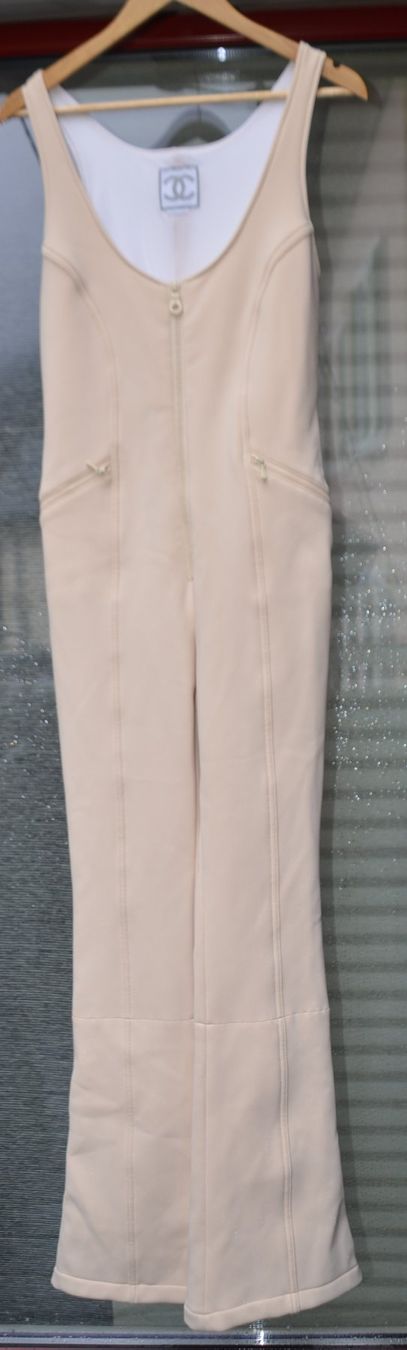 Chanel Completi & Tailleur: Chanel Skianzug / combinaison de ski .38 – Usato da Collonges venduto da Auganien 6