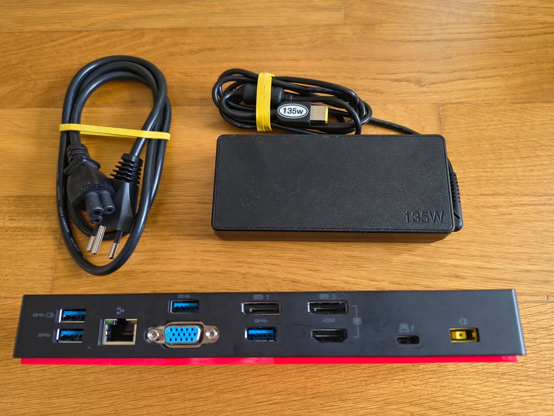 Lenovo Docking station: Lenovo ThinkPad 40AC Thunderbolt 3 USB-C Dockingstation – Usato da Dierikon venduto da Astsage