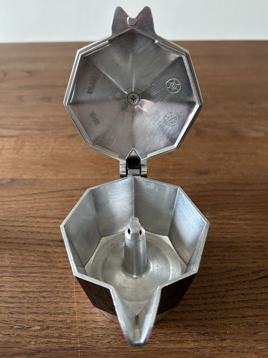 Bialetti Macchine per caffè & Macchine per espresso: Bialetti Moka Express Espressokocher, schwarz – Usato da Solothurn venduto da LarryTheDuck 3