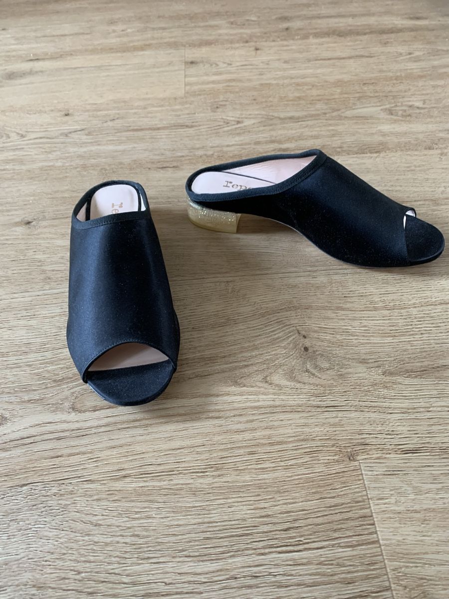 Repetto Scarpe da donna: Mules satinées de la marque Repetto – Nuovo (secondo la descrizione) da Genève venduto da vic_s9c5