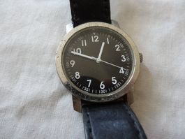 SCHÖNE HERREN  UHR.QUARTZ UHR.LÄÜFT.36X40MM