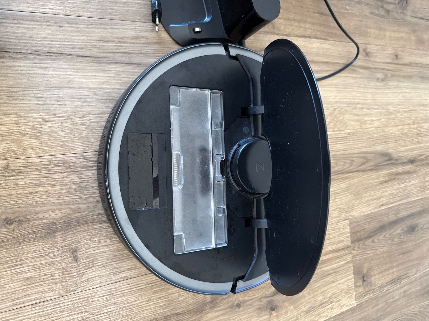Roborock Staubsauger & Zubehör: Saugroboter Roborock Ladestation schwarz gebraucht – Gebraucht aus Zuzwil SG von xoxo__sese 1