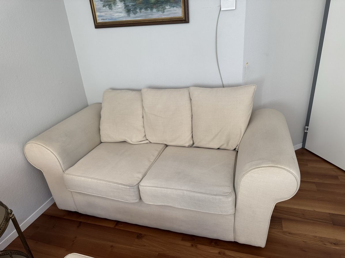 Sofas: 2 x Sofa ( 2 er Sofa) und ein Hocker. Sofa 1.85 m breit. – Gebraucht aus Winterthur von han_m89f 1