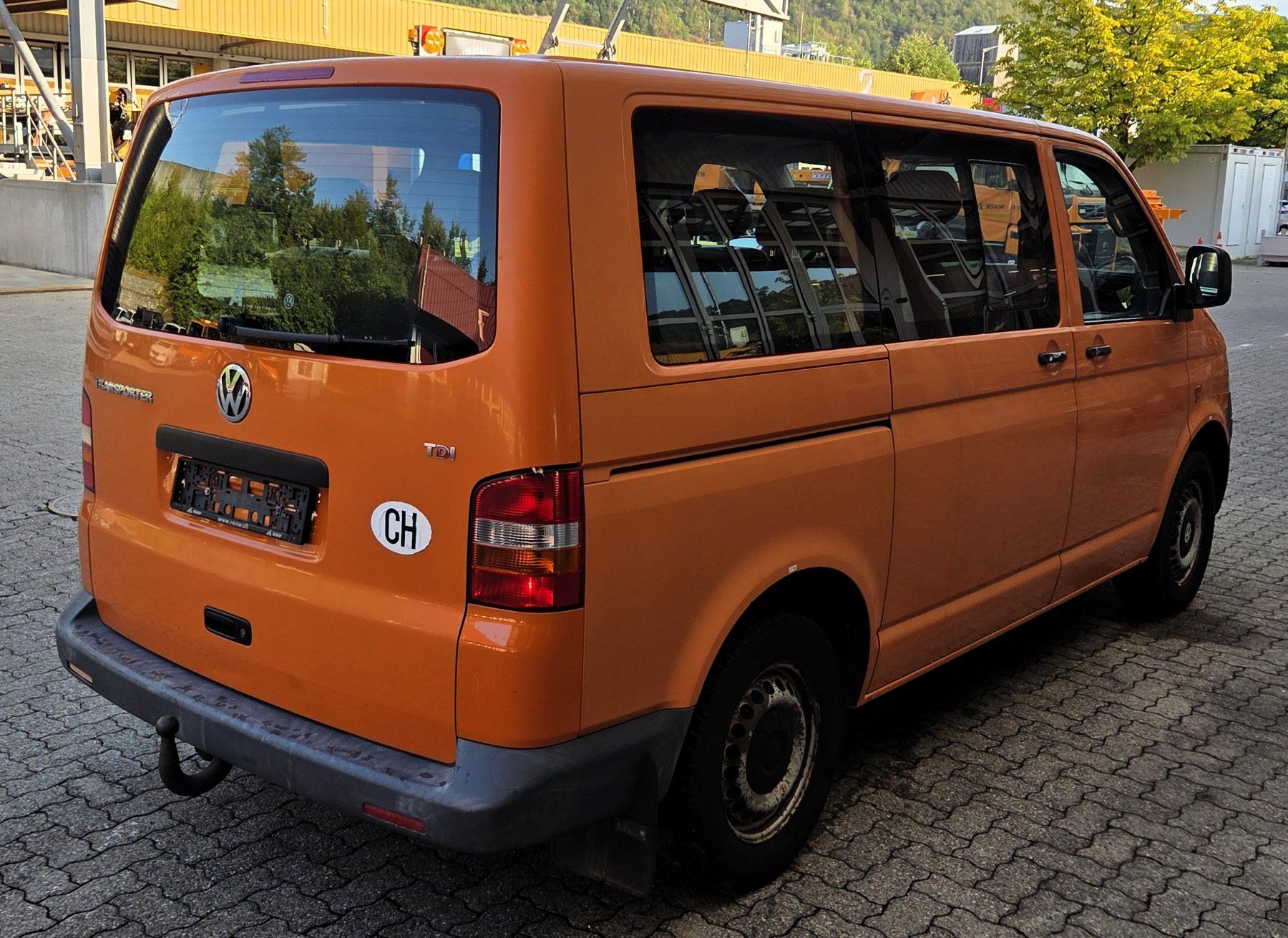 VW Veicoli commerciali: VW T5 Kombi TDI – Usato da Sissach venduto da ein_xz27 2