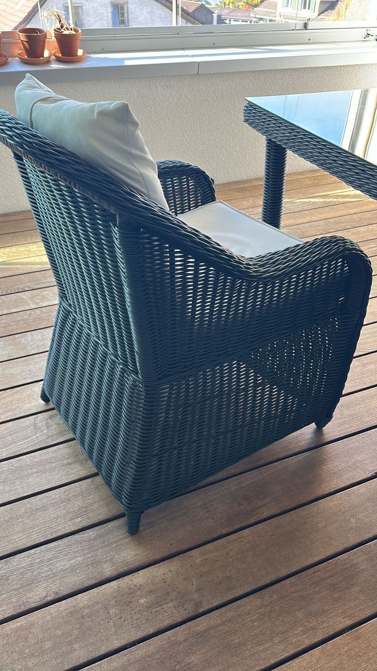 Set di tavolo e panche: (DISCOUNT) Garden lounge set (Table + 2 comfortable chairs) – Usato da Erlenbach ZH venduto da hen_7npt 1