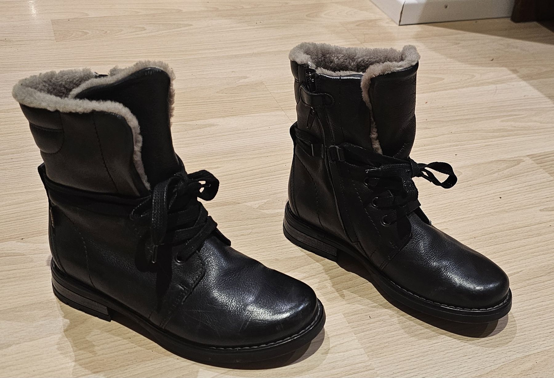 Froddo Scarpe per ragazzi: Gefütterte Leder-Winterstiefeletten – Usato da Fehraltorf venduto da Sumin 1