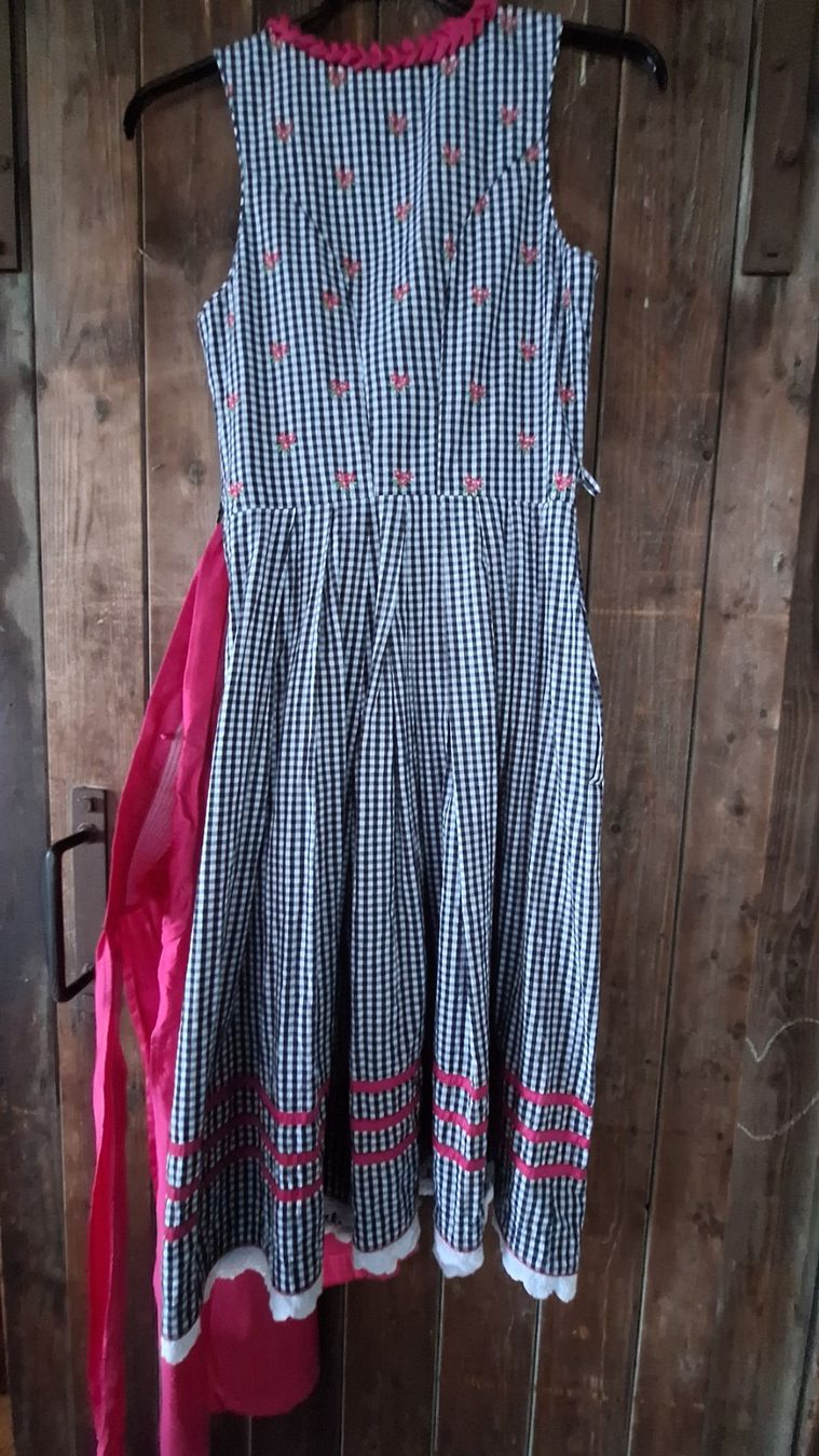 Kleider: Dirndl Kleid mit Schürze – Gebraucht aus Weinfelden von JoeBaer 5