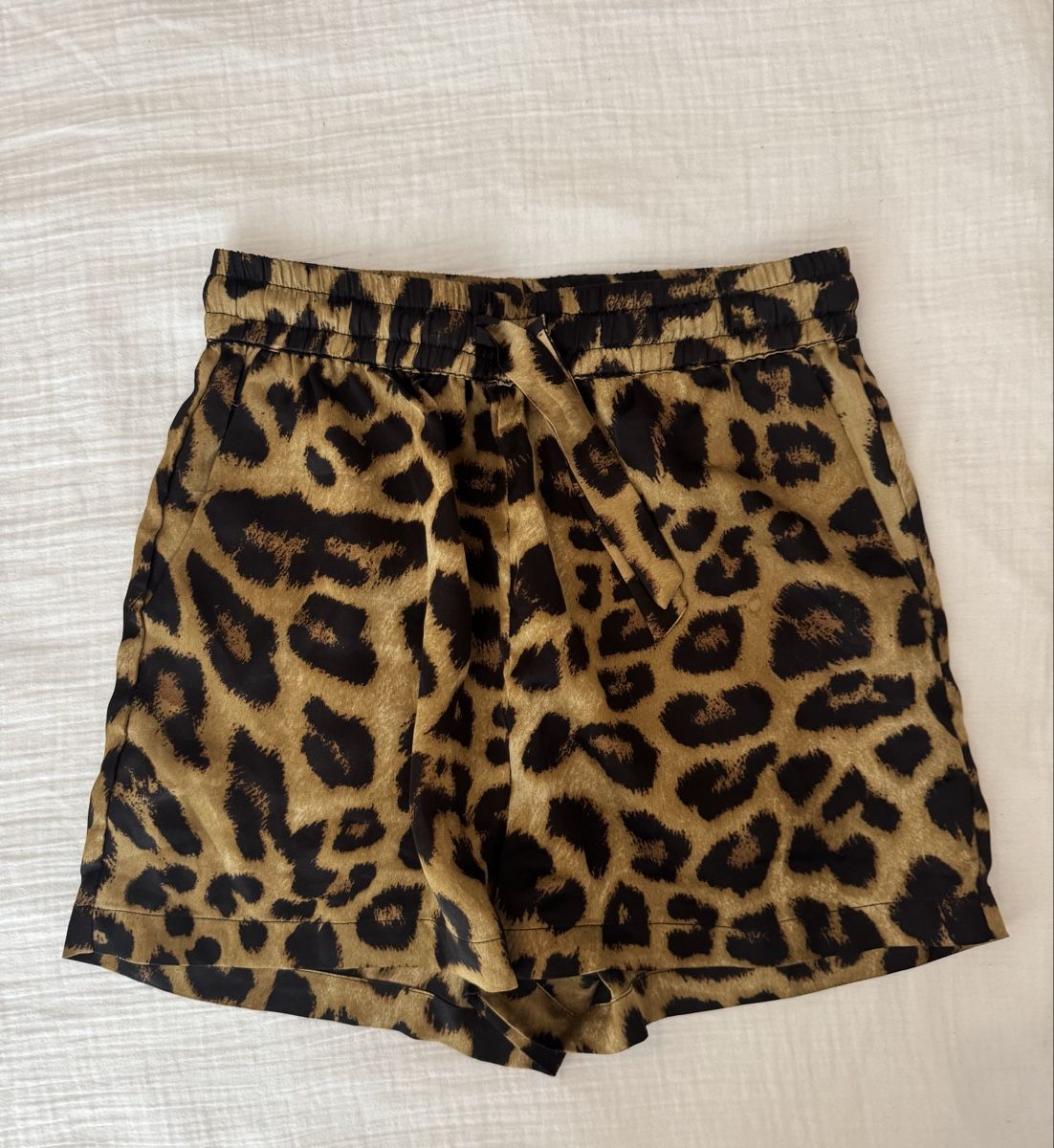 Na-kd Hosen: Satin Shorts NAKD Gr.34 – Gebraucht aus Aarau von beckywhite