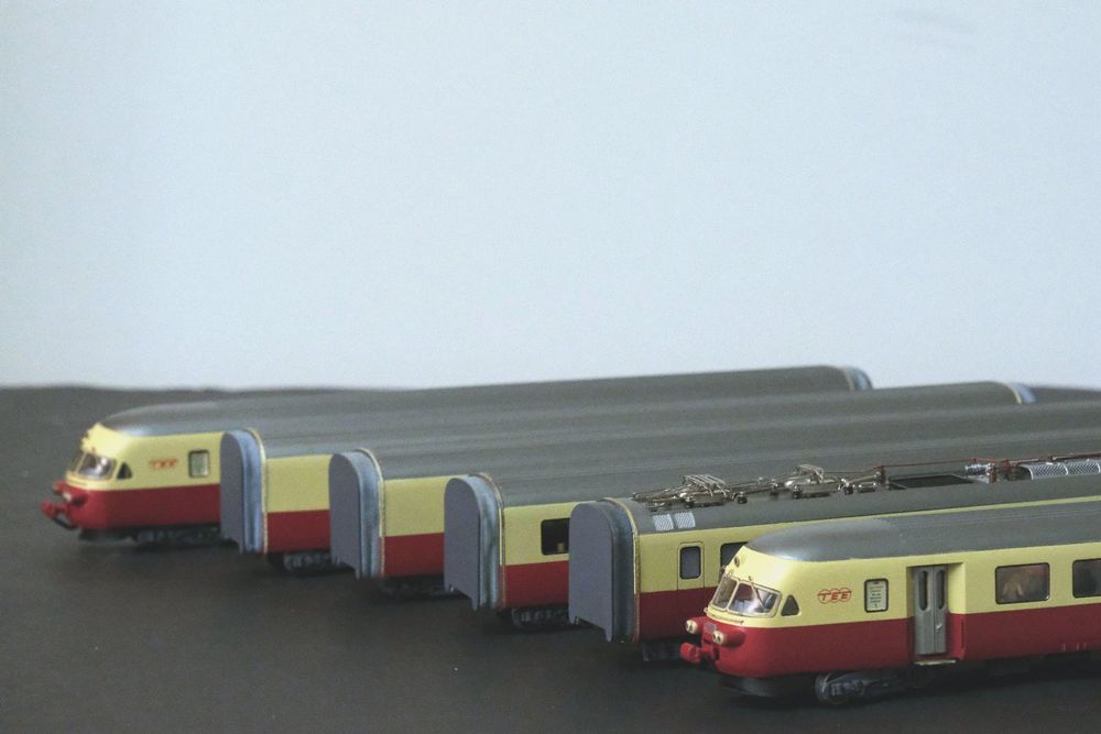 Metropolitan Modelleisenbahnen: Metropolitan SBB TEE RAe Zug im Neuzustand – Neu und originalverpackt aus Kerns von Buma6
