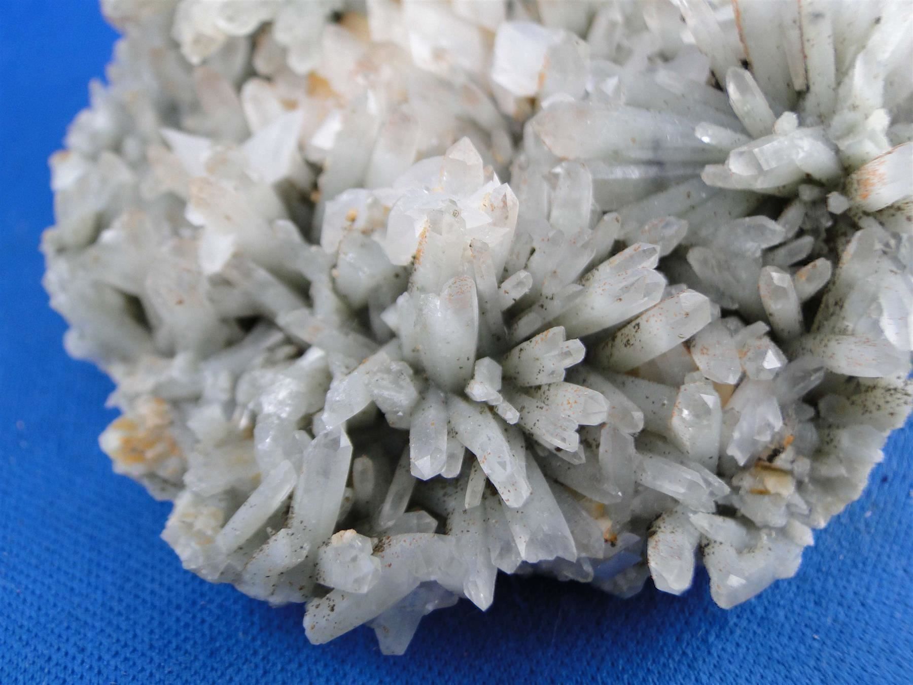 Mineralien & Heilsteine: Bergkristall var Prasem mit Calcit – Gebraucht aus Schinznach Bad von Demerald 2