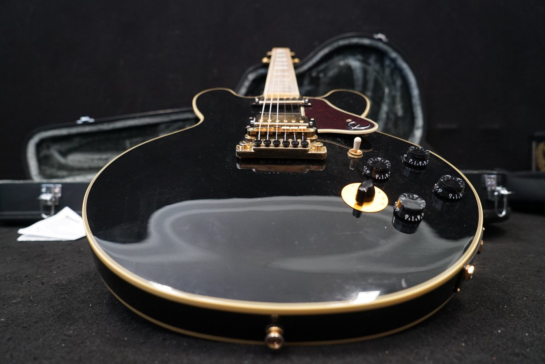 Epiphone Strumenti musicali: Epiphone B.B. King Lucille (ebony) mit Koffer – Usato da Ortschwaben venduto da Musictrade 1