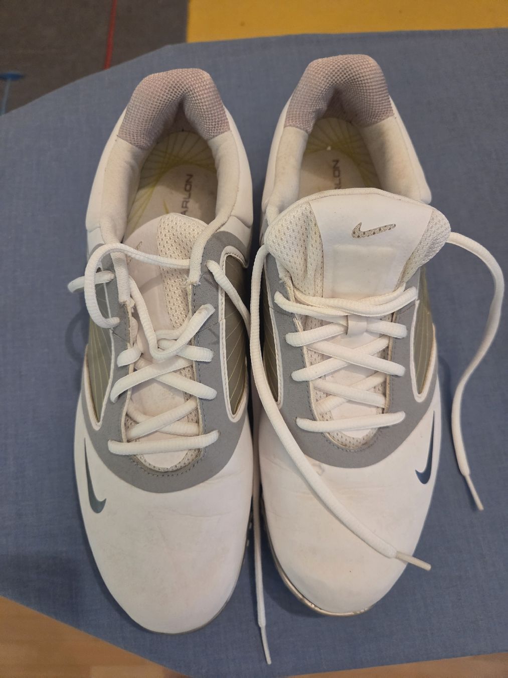 Nike Scarpe da donna: Nike Golfschuhe Damen Grösse 41 – Usato da Brugg AG venduto da EstherH04