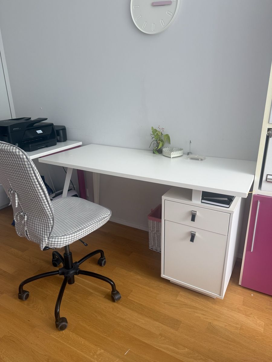 Bureaux: Bureau + Chaise de bureau  – Neuf (Voir description) à Chêne-Bougeries par nee_f2v7