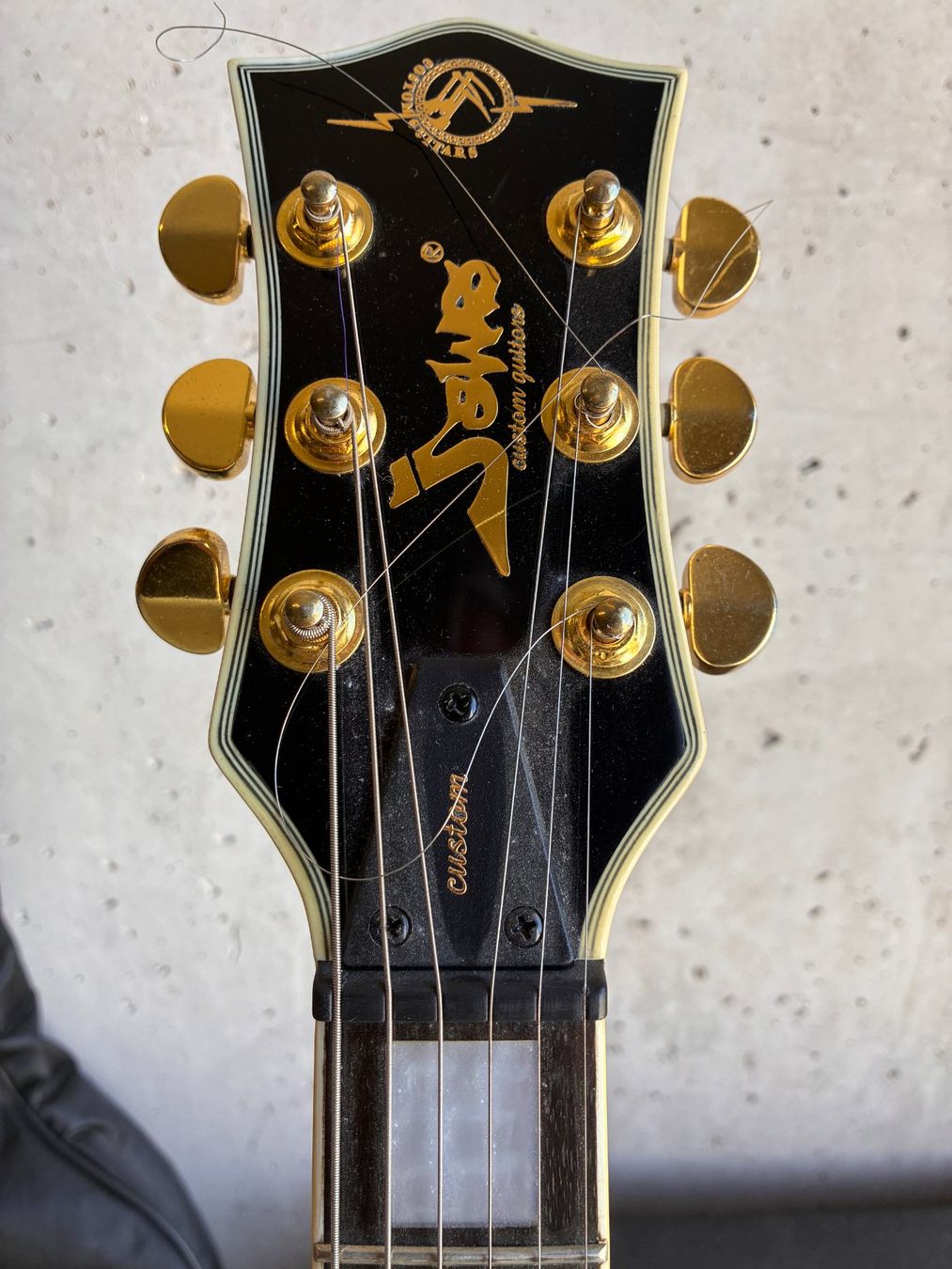 Marshall Strumenti musicali: Jaws Custom E-Gitarre + Marshall MG30DFX Amp – Usato da Boppelsen venduto da Marcellinho 2