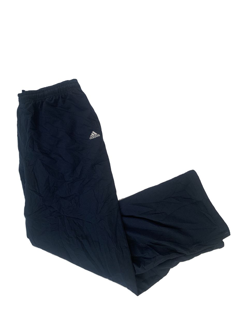 Adidas Pantaloni: Retro Adidas Trackpants, Size M, baggy – Usato da Münchenstein venduto da Alpinevintage 1