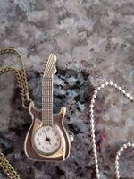 2 colliers guitare