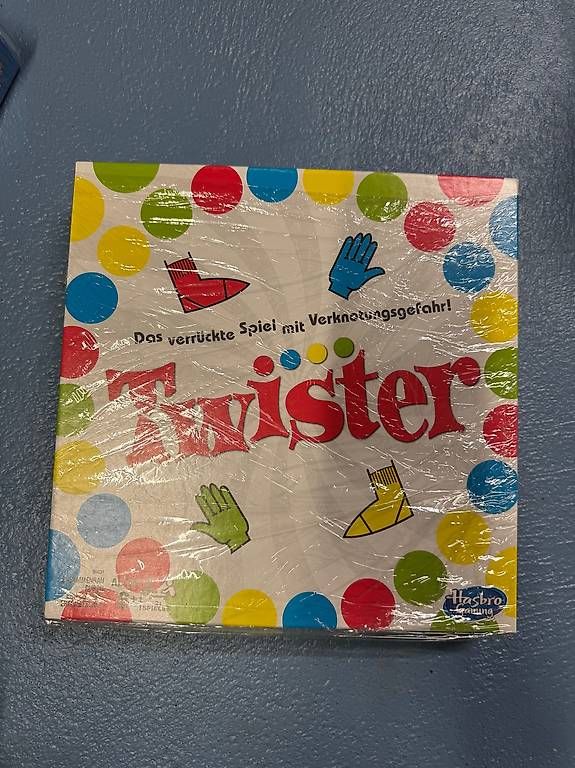 Hasbro Spiele: Twister von Hasbro – Neu (gemäss Beschreibung) aus Turgi von tra_8mnq 1