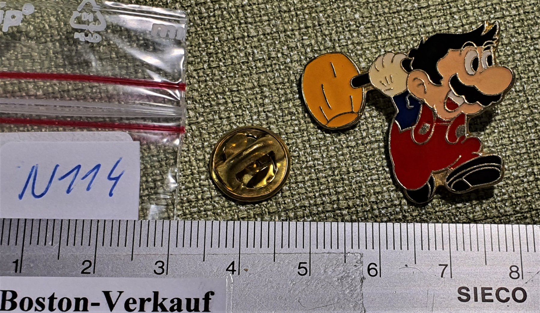 Plaketten & Abzeichen: N114 - Pin Nintendo Super Mario mit Hammer – Gebraucht aus Reinach BL von Boston-Verkauf 2