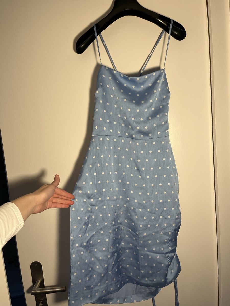 Kleider: Hellblaues Seidenkleid – Gebraucht aus Bern von hel_7x9p