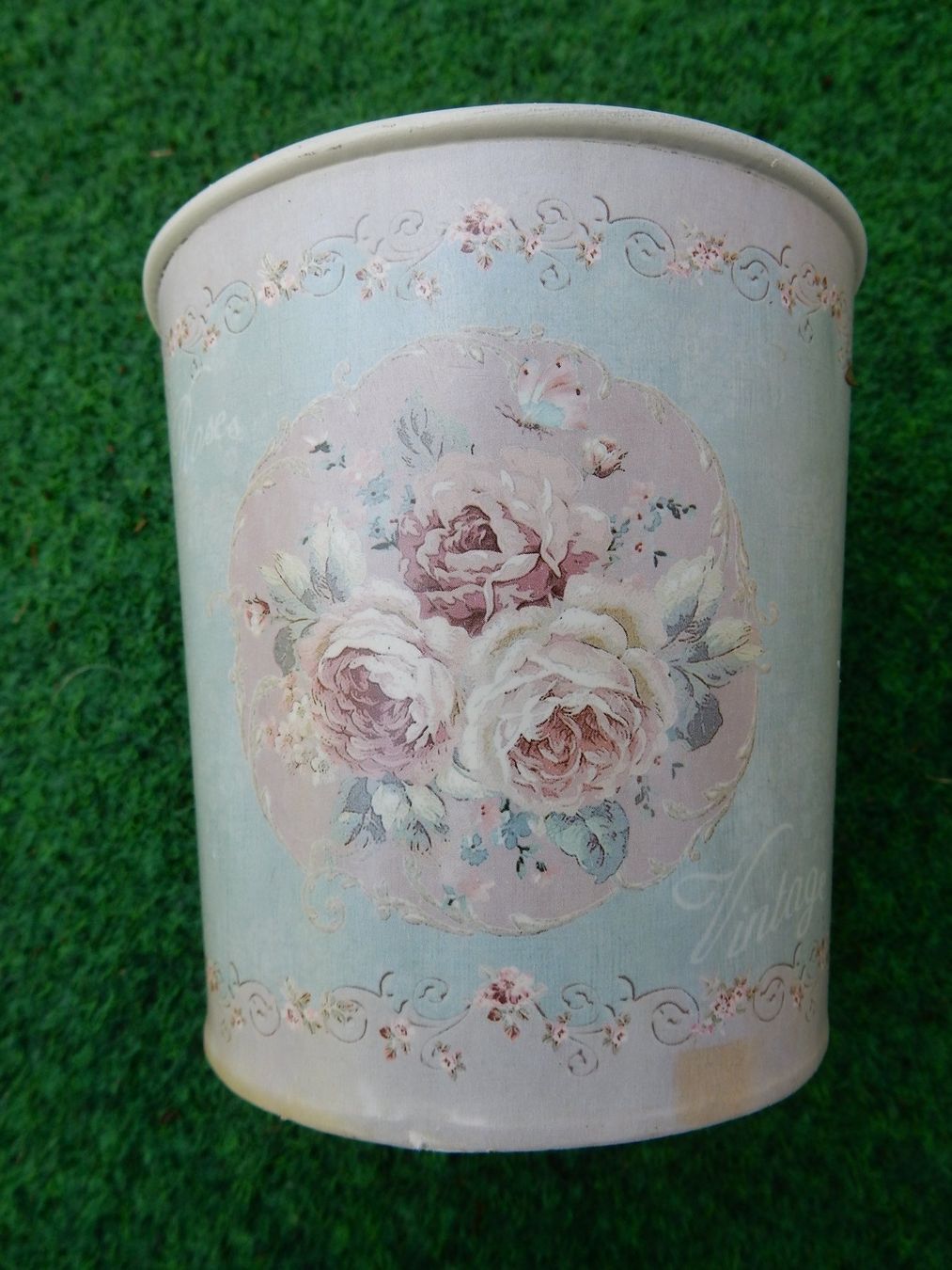 Vasi per fiori: Cachepot, Blumentopf mit Rosen: Nostalgie, shabby chic NEU – Nuovo (secondo la descrizione) da Jona venduto da simongarden 5