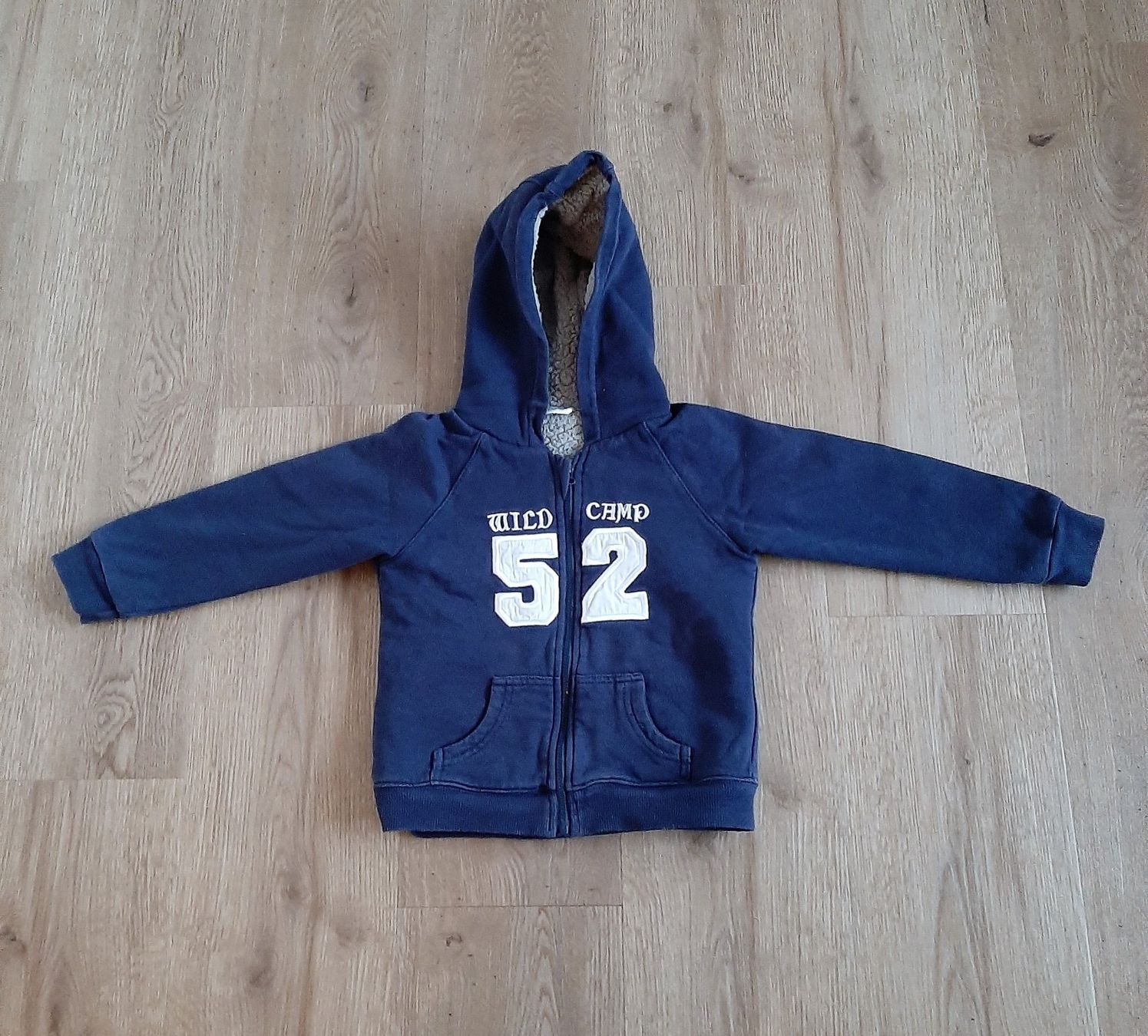 Giacche & Cappotti: Schöne Sweatjacke blau Gr. 98 – Usato da Bütschwil venduto da enzian008