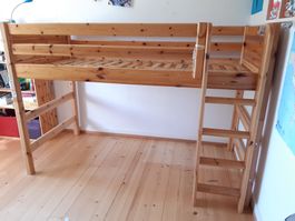 Hochbett (Kinderbett)