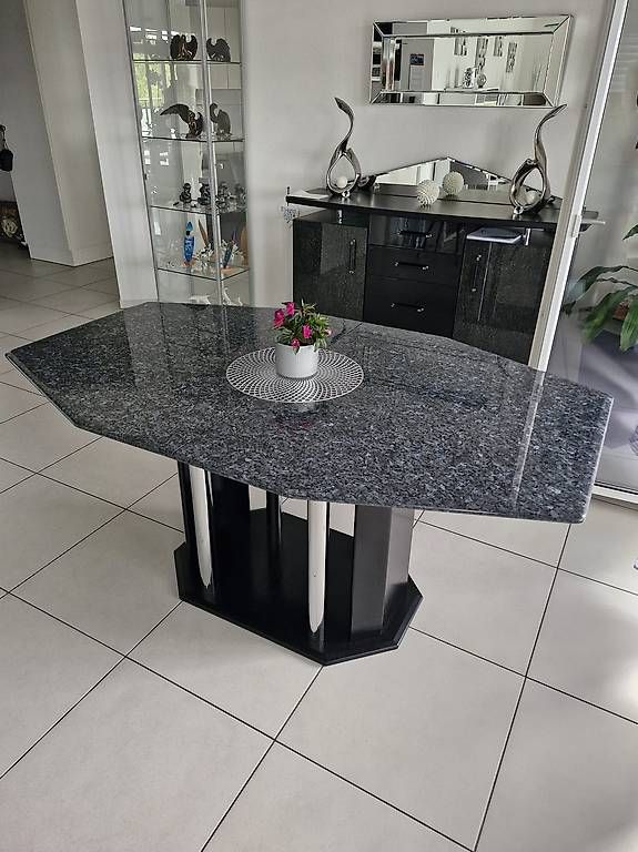 Tables: Esstisch Granit – D'occasion à Dallenwil par energy2127