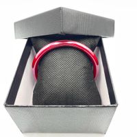Eleganter Kristall Armreif in Rubinrot mit Geschenkbox
