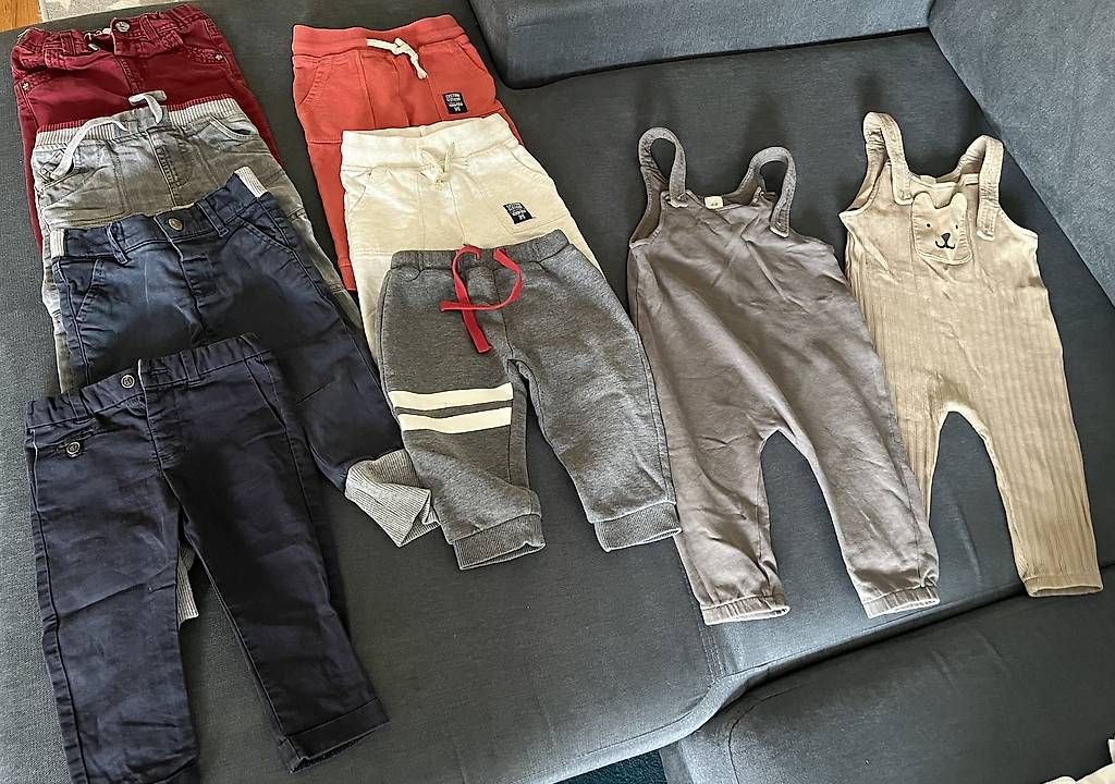 Lotti & Set di vestiti: Grosses Kleiderpaket Junge Grösse 80 – Usato da Stettlen venduto da Biienli 1