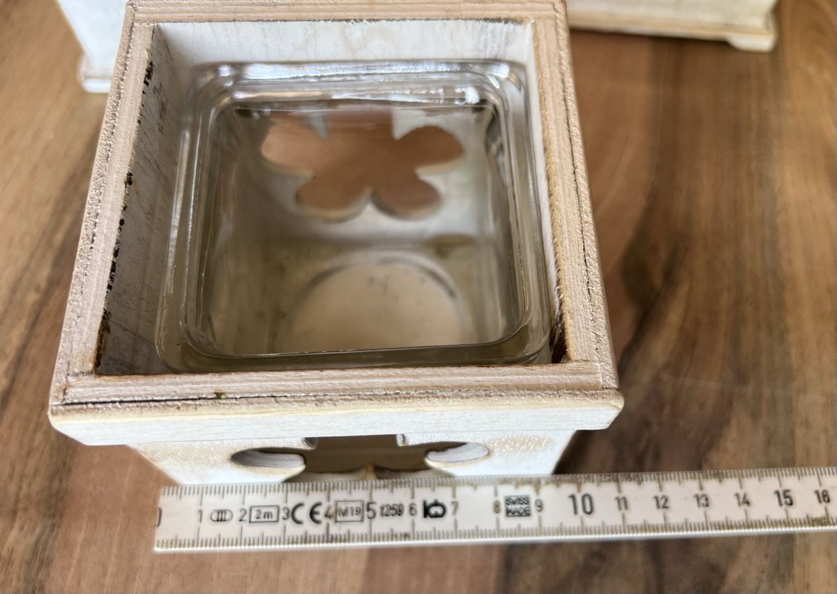 Tutte le decorazioni: 3 Windlichter Holz mit Blume weiss Shabby Chic – Usato da Derendingen venduto da Laubfleckerli 3