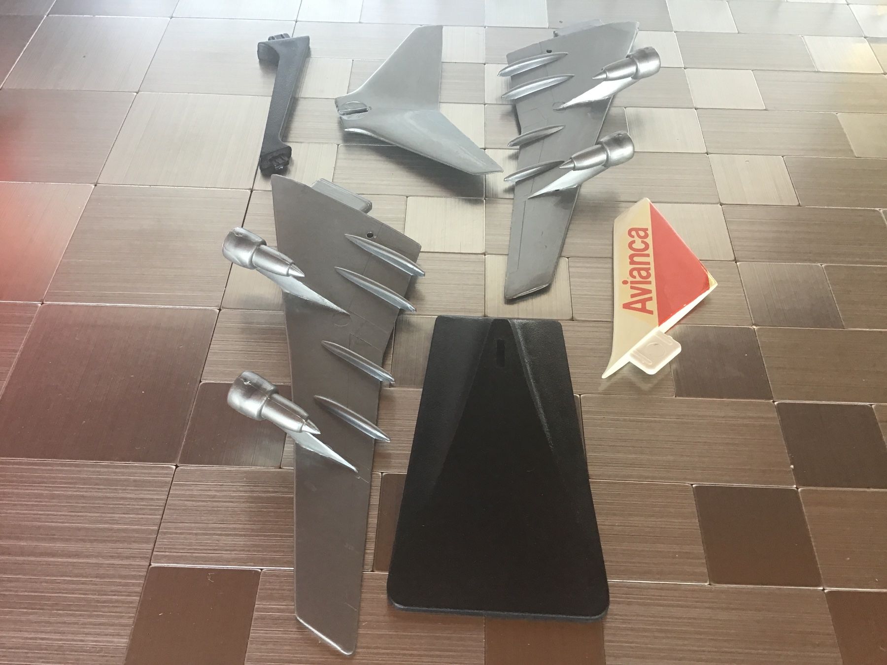 Modellbausätze & Standmodelle: AVIANCA COLOMBIA WORLD AIRLINES – Gebraucht aus Männedorf von Spezial-Modelle 3