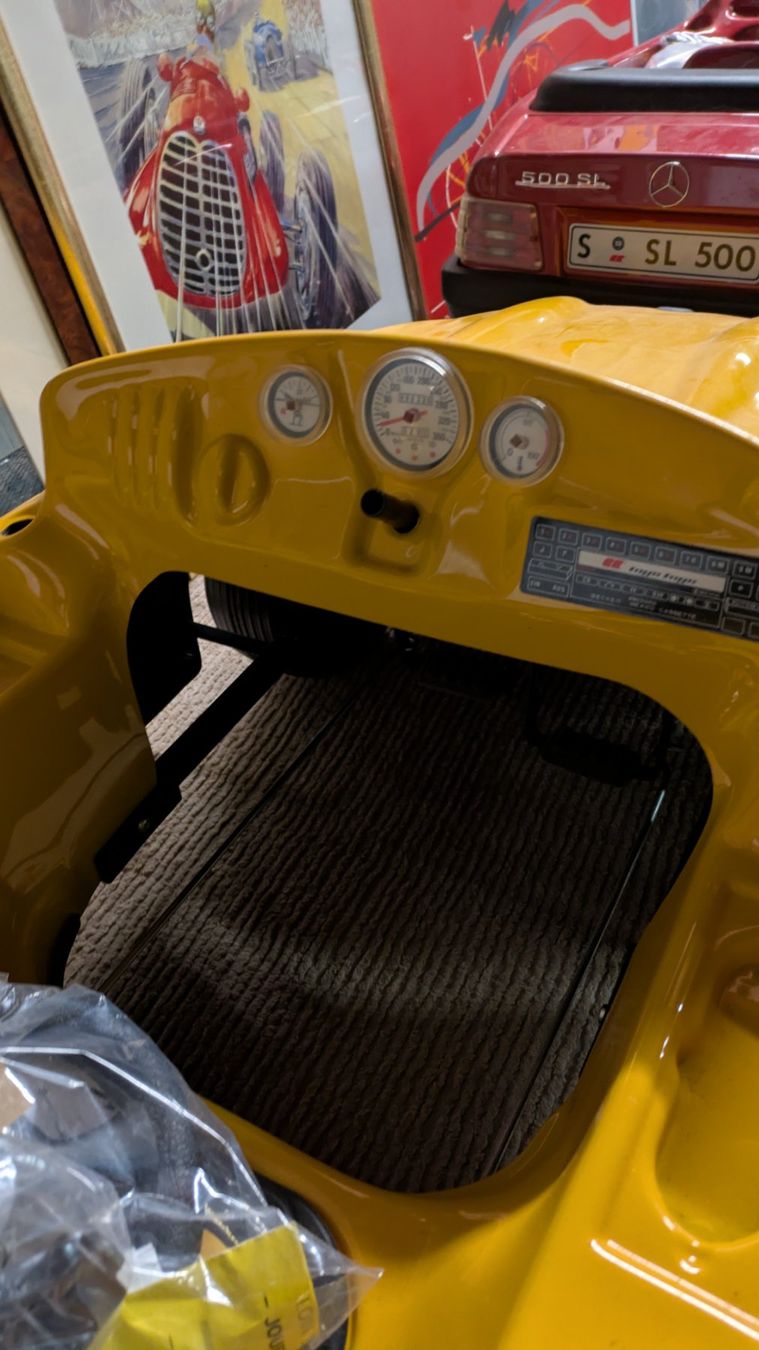 Veicoli per bambini: Mercedes SLK Tretauto – Nuovo e nell'imballaggio originale da Uesslingen venduto da 1992benz 3