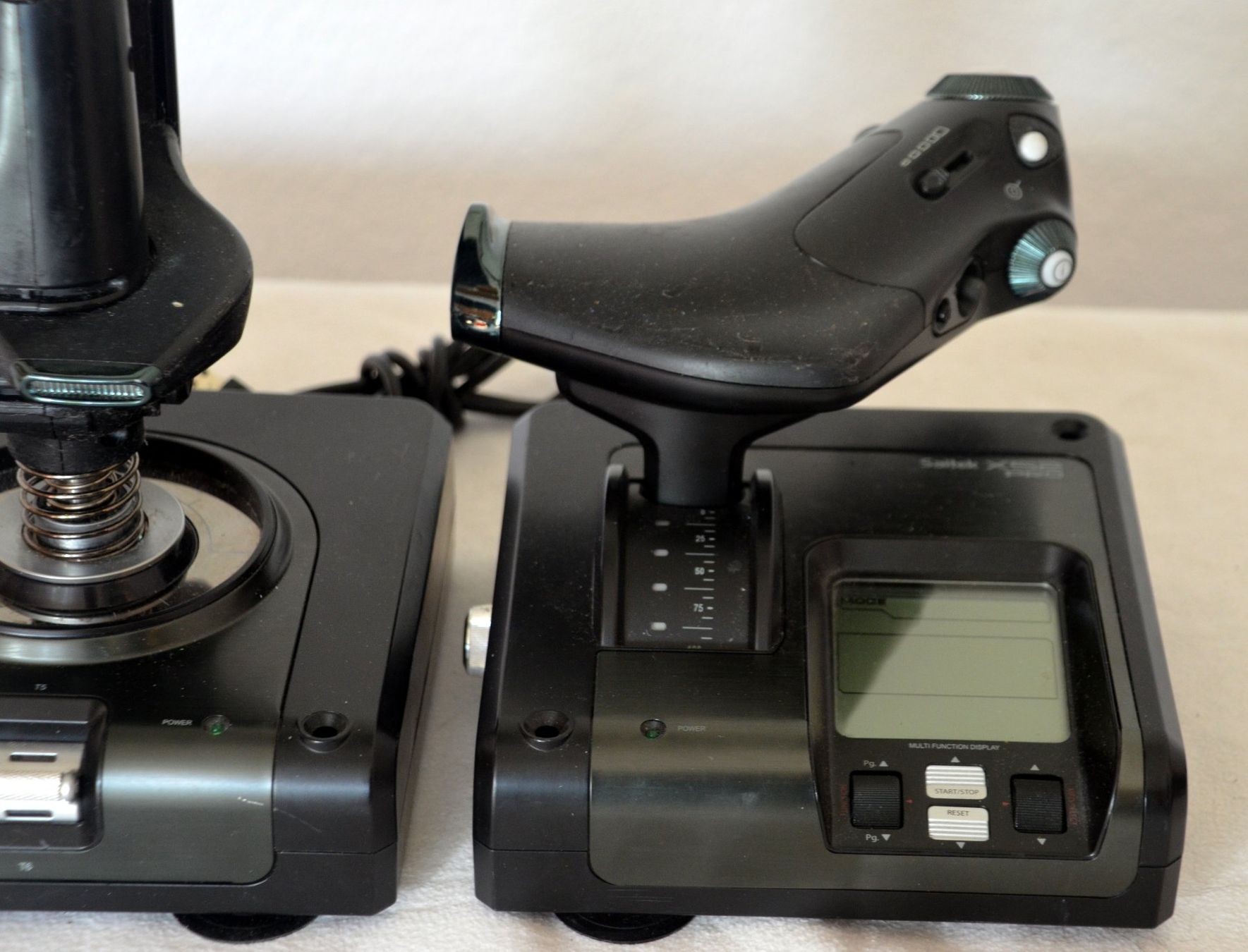Saitek Controller: Logitech Gaming Saitek X52 Pro Flight Flugsimulator – Usato da Collonges venduto da arashee 4