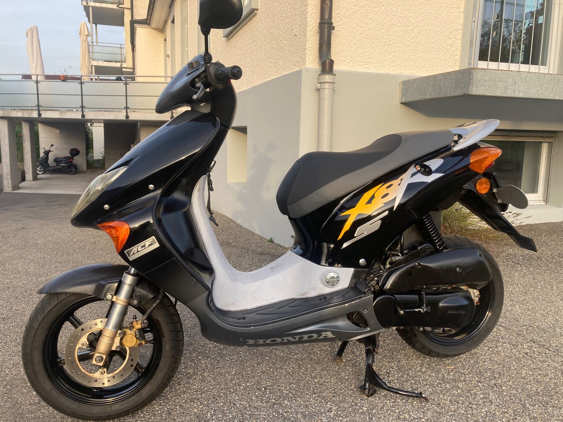 Honda Scooter: Honda szx 50 – Usato da St. Gallen venduto da zx10r 4
