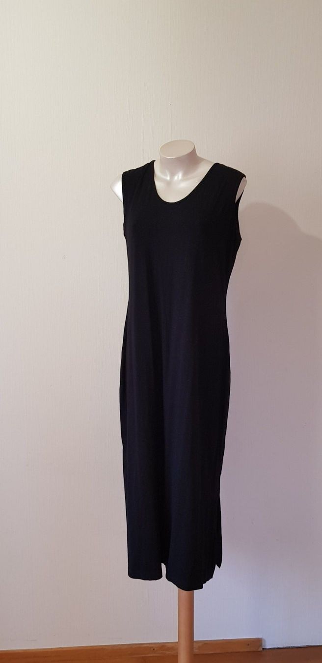 Robes: Kleid, Seitenschlitz, schwarz, Gr. 40 42 44 – D'occasion à Uster par Astral
