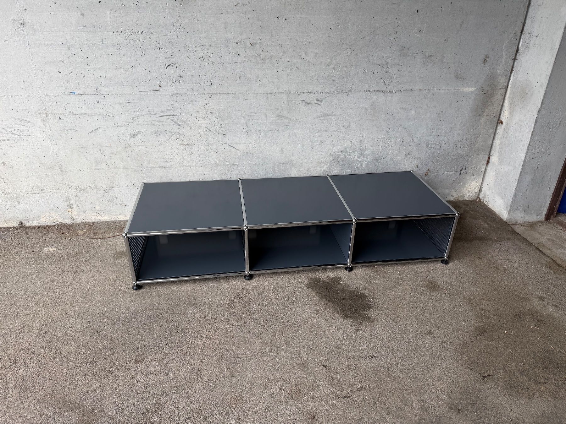 USM Mobili TV: USM Sideboard, Lowboard, Fernsehen Möbel 150 cm – Usato da Zürich venduto da Zvijerka