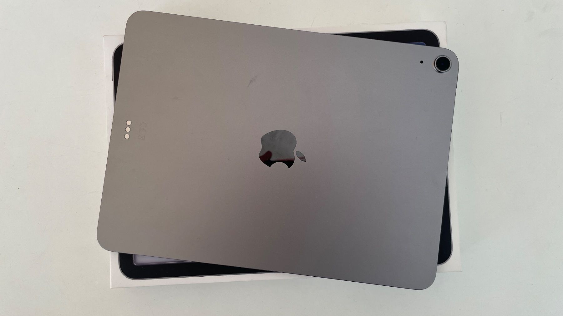 Apple Tablet PC: iPad Air 11" M3 – Nuovo (secondo la descrizione) da Zürich venduto da noisebox 1