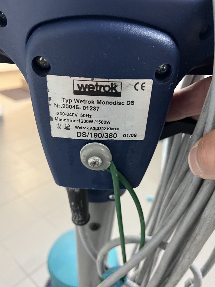 Wetrok Tutte le macchine: Wetrok Bodenmaschine – Usato da Neerach venduto da fuz_8d7l 3