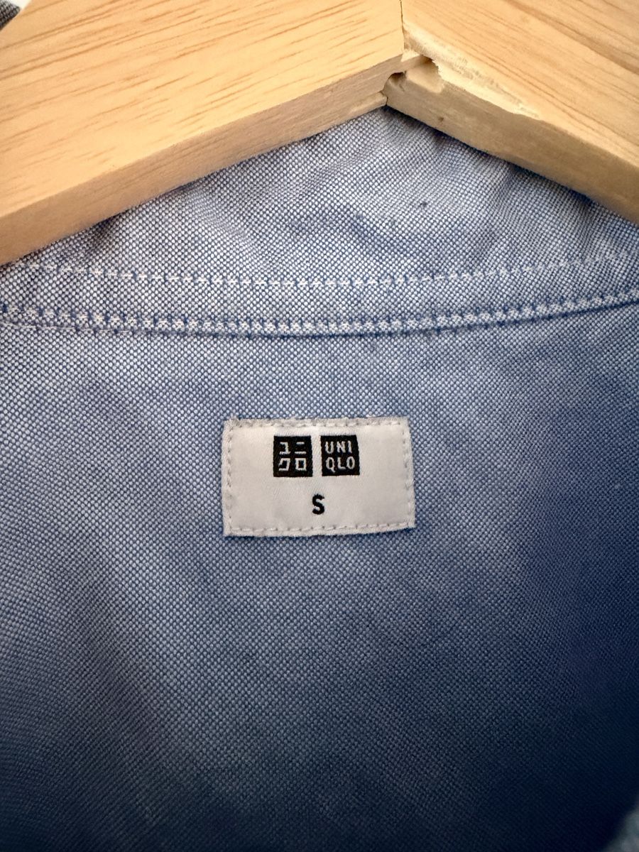 Chemises: UNIQLO Hemd – D'occasion à Zürich par devbetri 1
