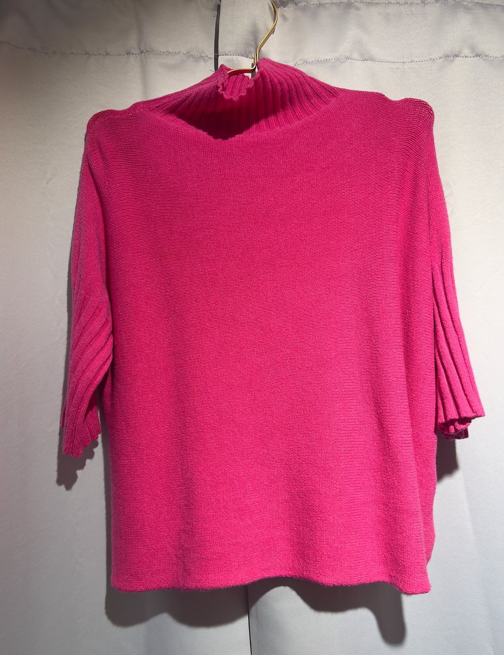 Maglioni & Felpe: Kurzarm-Pullover / Shirt in fuchsia – Nuovo e nell'imballaggio originale da Zürich venduto da Naebeli 1