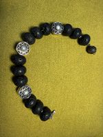 Armband aus Lavastein, Perlen und Silber