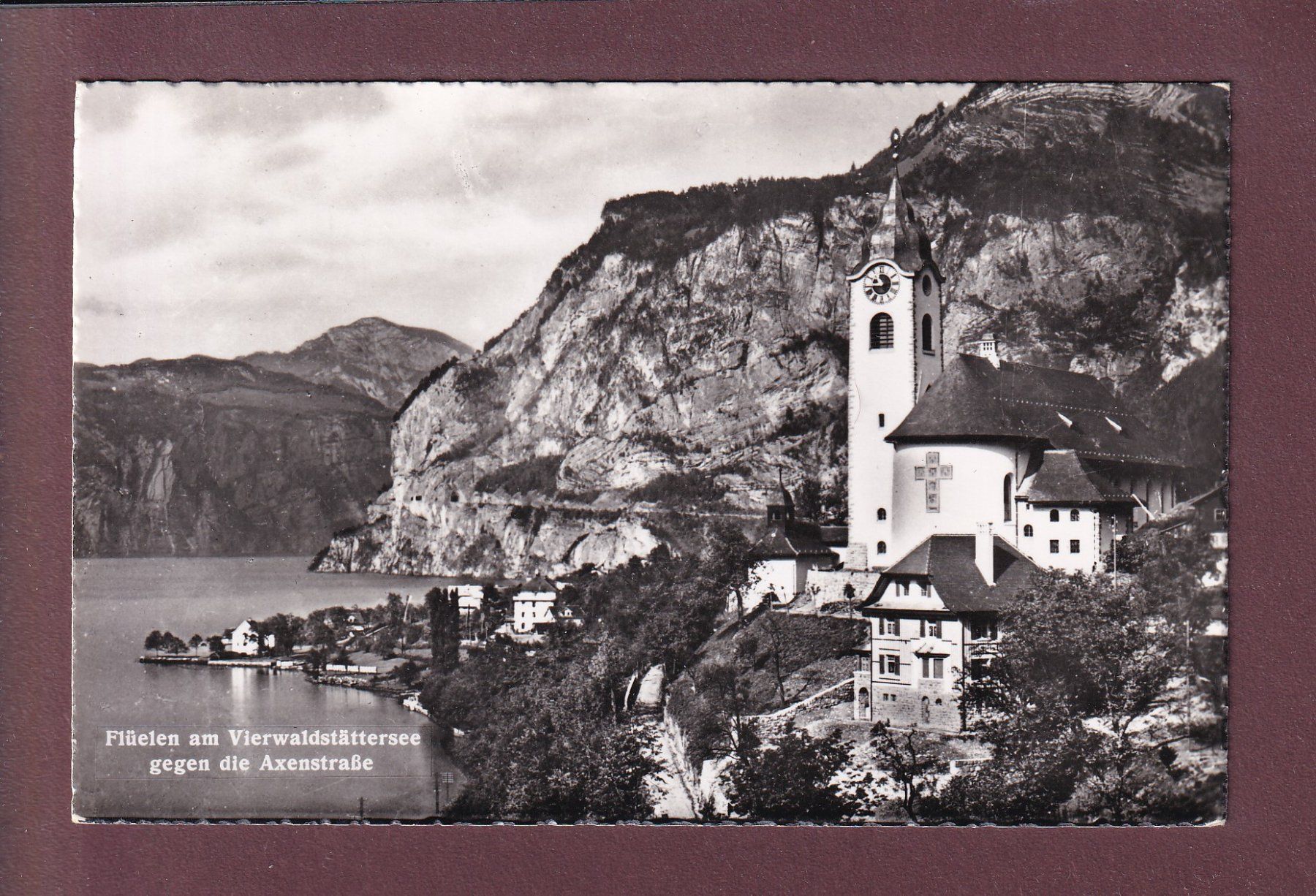 Cartes postales: FLÜELEN - Kirche - Axenstrasse – D'occasion à Pully par nicecards